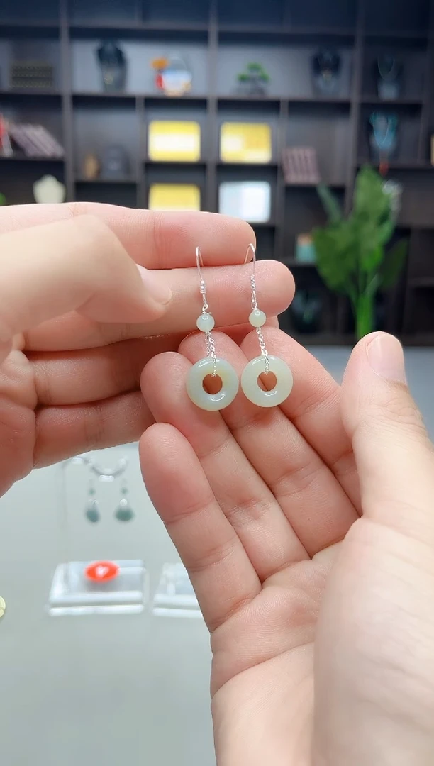 未镶嵌和田玉（青白玉）耳饰B07