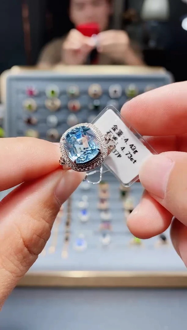 海蓝宝石戒指18K金镶嵌4.73配钻