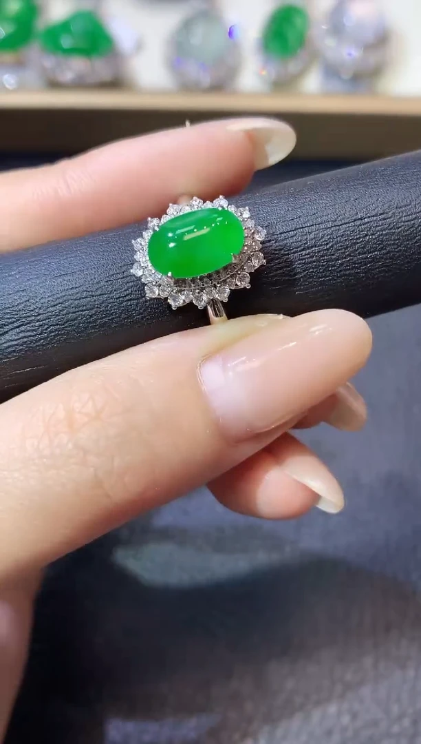 翡翠戒指18K金镶嵌A69翡翠