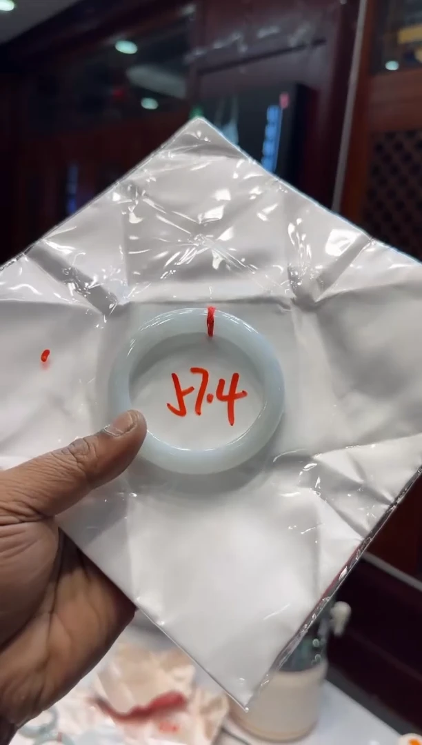 未镶嵌手镯翡翠手镯