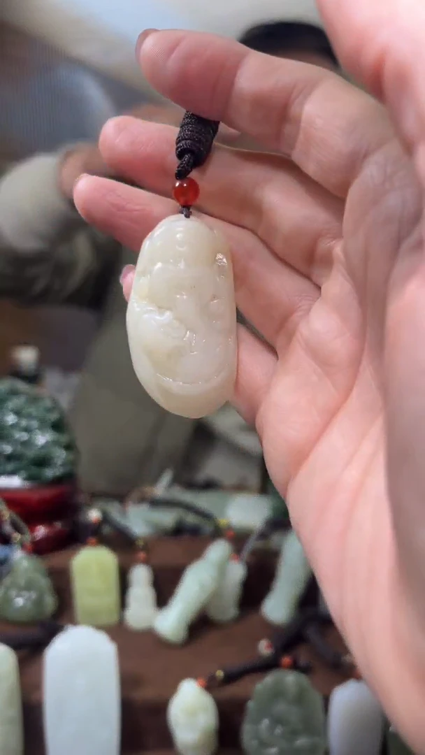 颈饰未镶嵌和田玉·