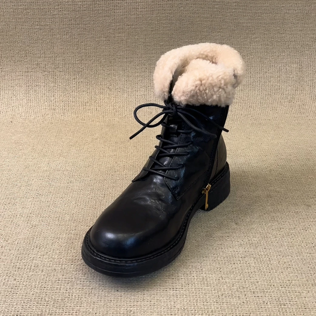 RubyL/4cm复古通勤系带侧拉链百搭舒适圆头粗跟毛绒马丁靴女款