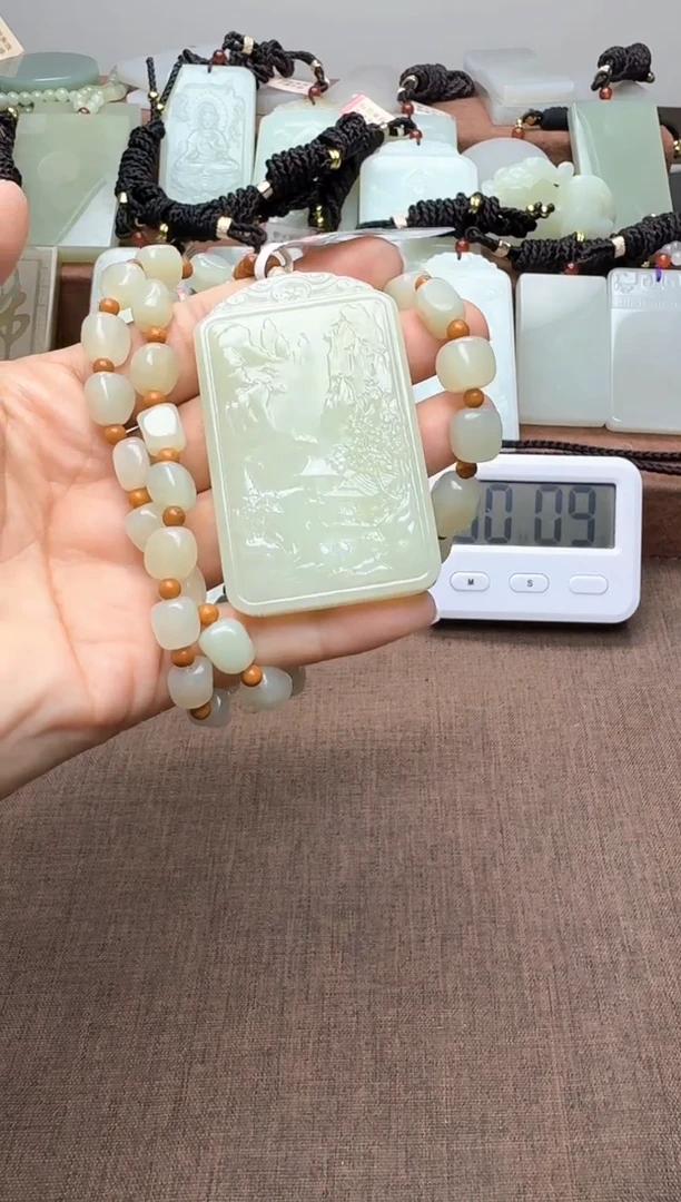 颈饰未镶嵌和田玉1