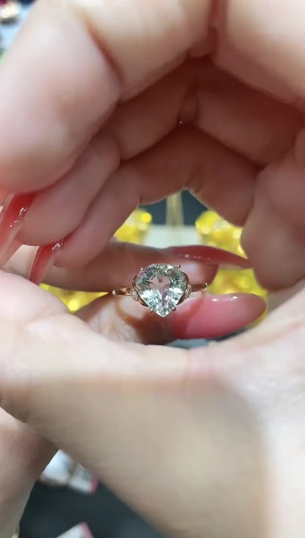 戒指18K金镶嵌碧玺戒指