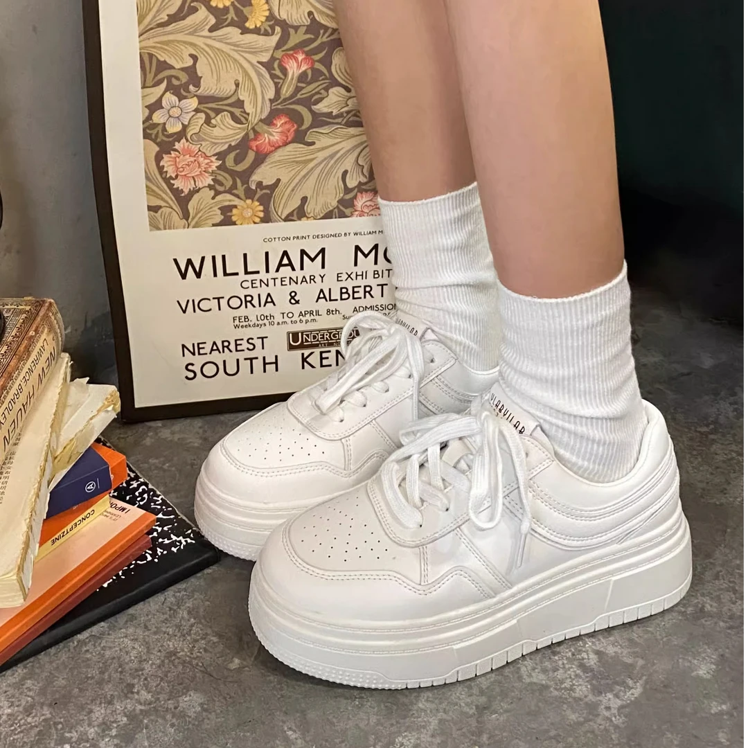 厚底增高休闲小白鞋女款2025新款学生小个子透气舒适百搭休闲板鞋
