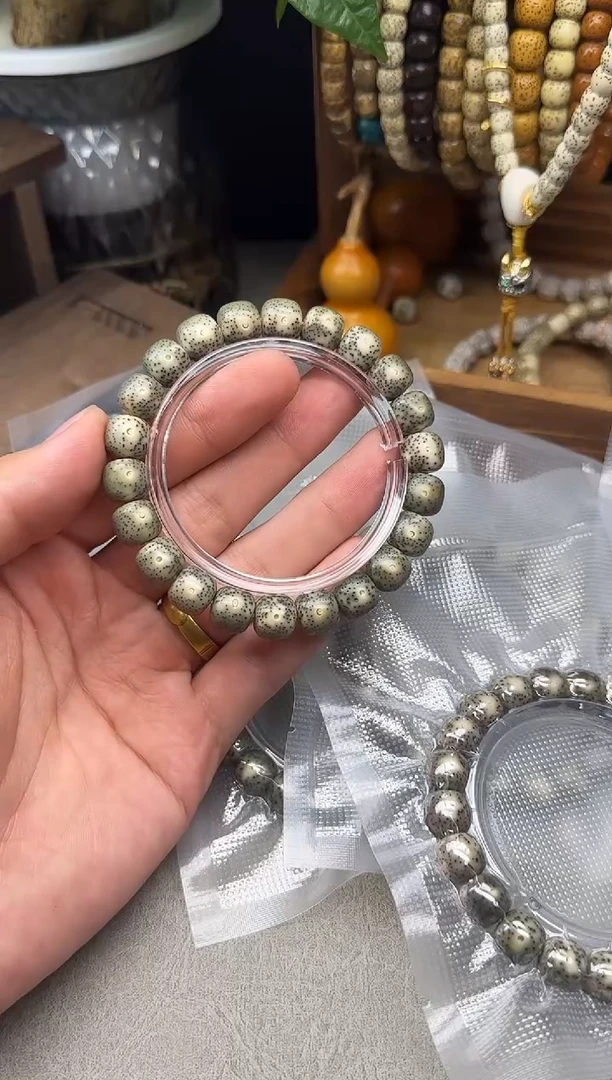 星月菩提手串冰料绿冰A+06   同枝果11*10