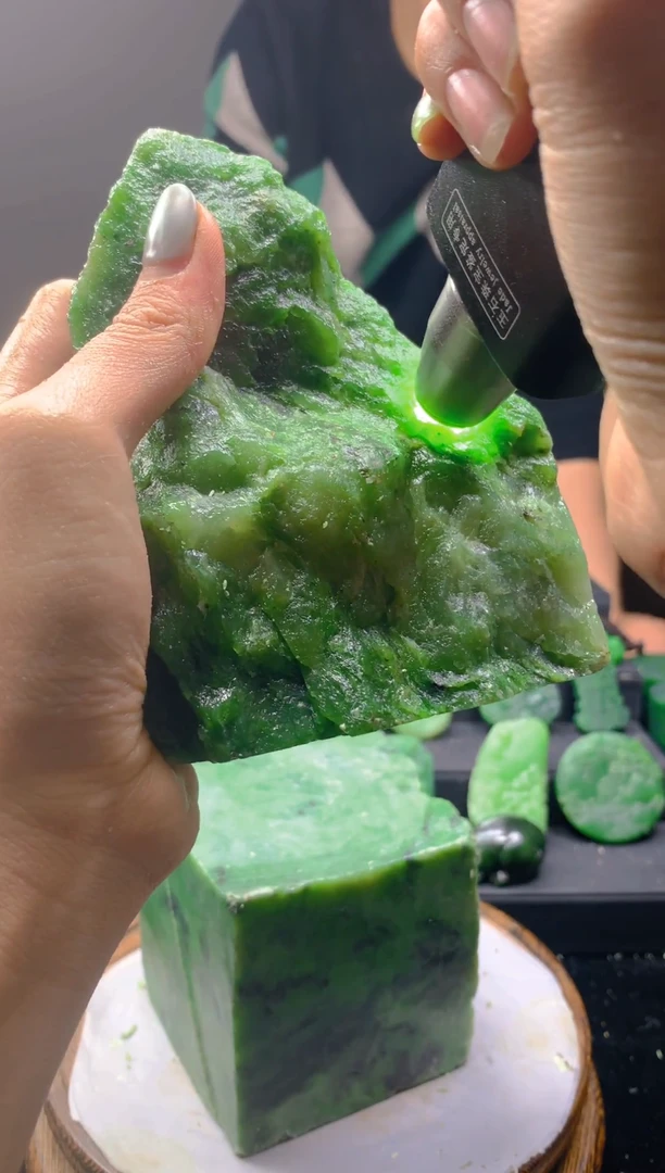 未镶嵌和田玉珠宝半成品1