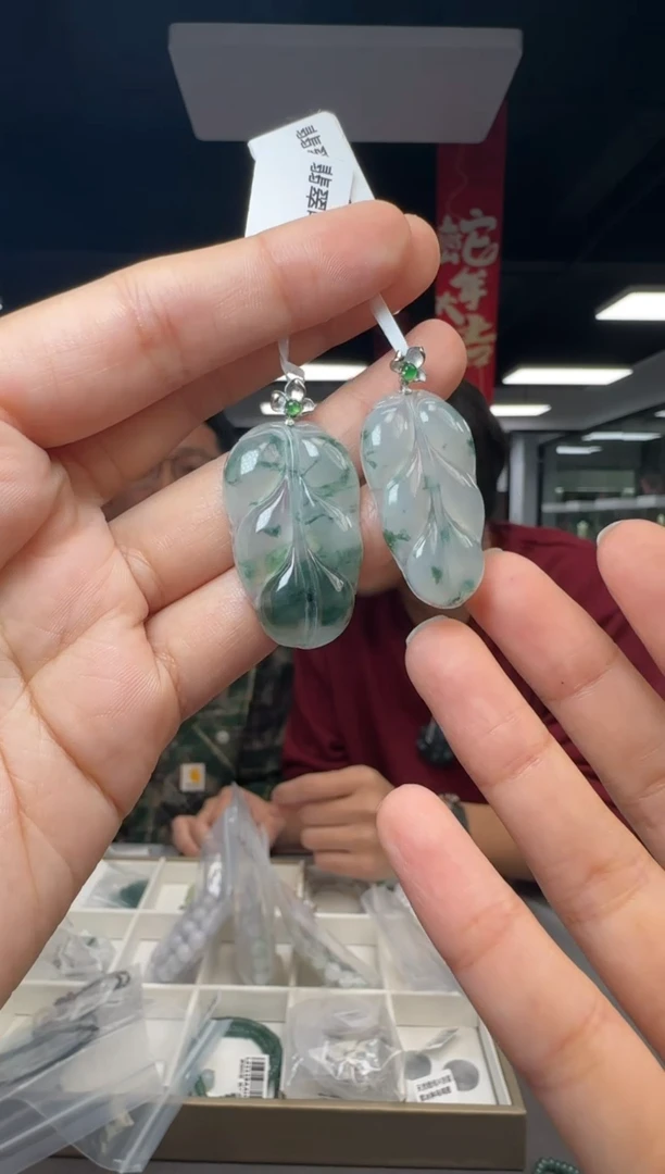 【闪购商品】翡翠吊坠(不含链)18K金镶嵌翡翠吊坠多样性发一