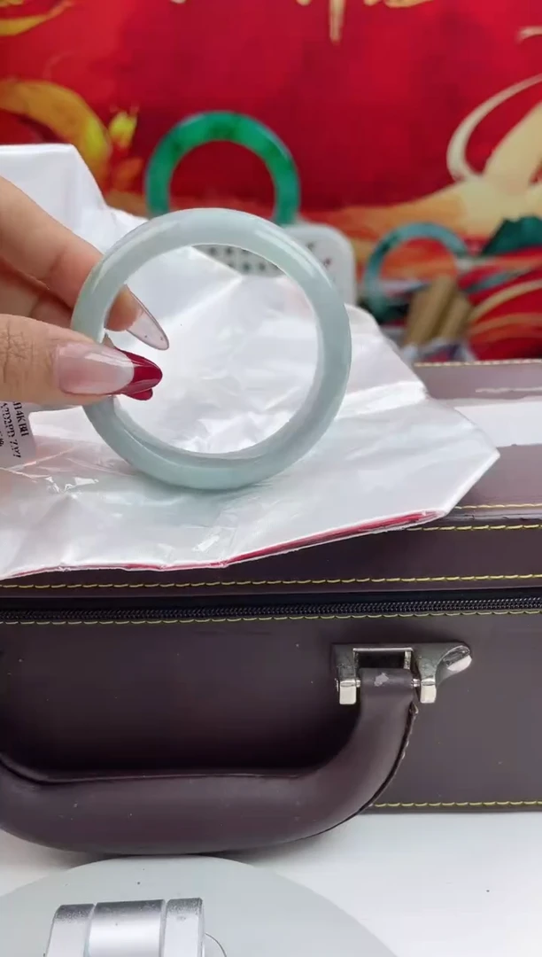 【闪购商品】翡翠手镯未镶嵌15翡翠手镯（微瑕）