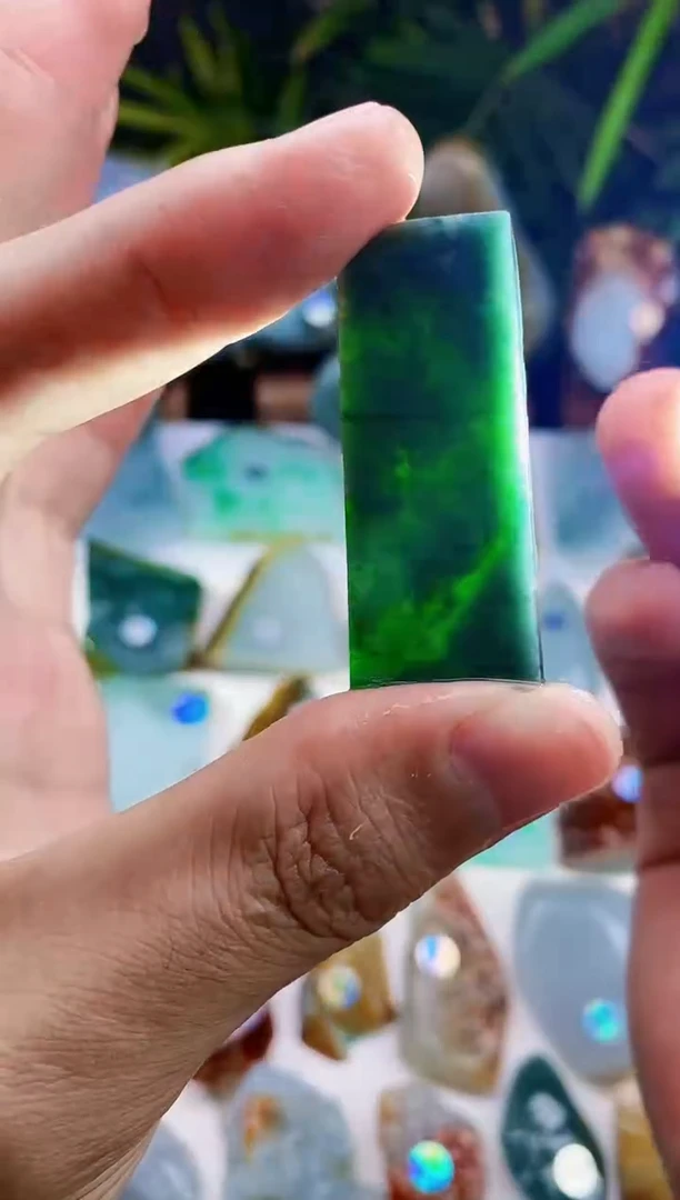 定制翡翠未镶嵌翡翠