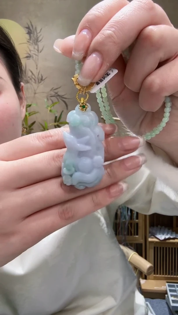 【闪购商品】翡翠颈饰未镶嵌吊坠