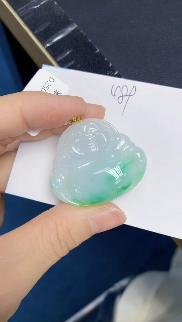 翡翠18K金镶嵌颈饰天然缅甸翡翠A货