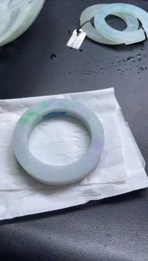 未镶嵌手镯定制翡翠6号阳绿手镯