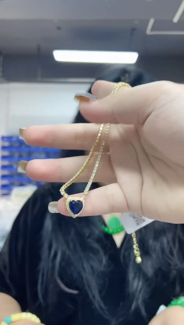 【闪购商品】蓝宝石手串未镶嵌多样性发其一颜色微差