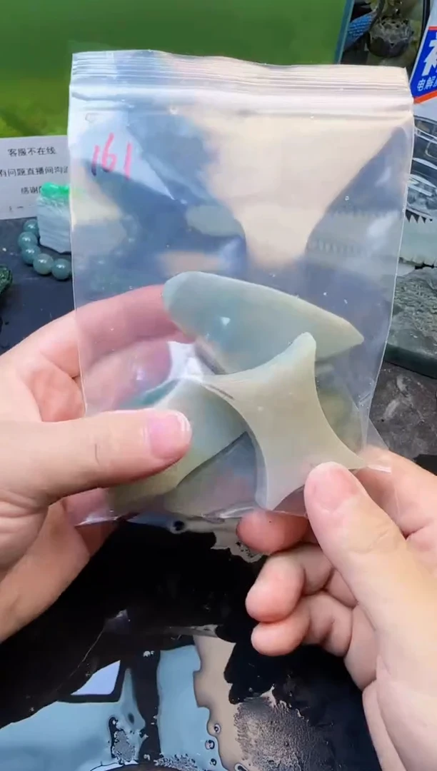 翡翠未镶嵌颈饰天然翡翠161