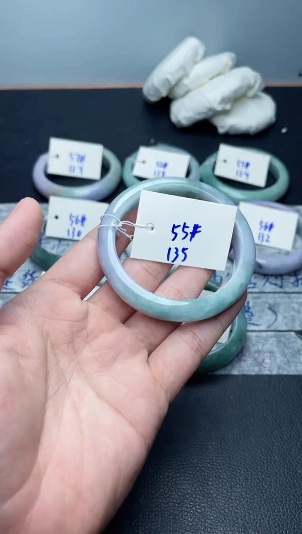 未镶嵌手镯翡翠135