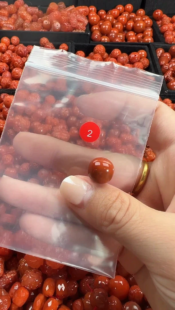 颈饰未镶嵌南红玛瑙1