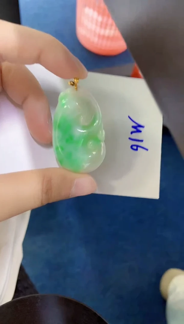 翡翠18K金镶嵌颈饰000000000