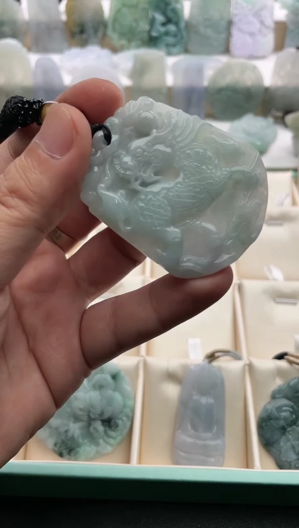 【闪购商品】翡翠颈饰未镶嵌..../2/14/ 133