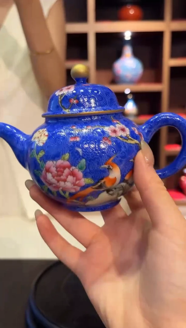 摆件景德镇陶瓷粉彩扒花壶