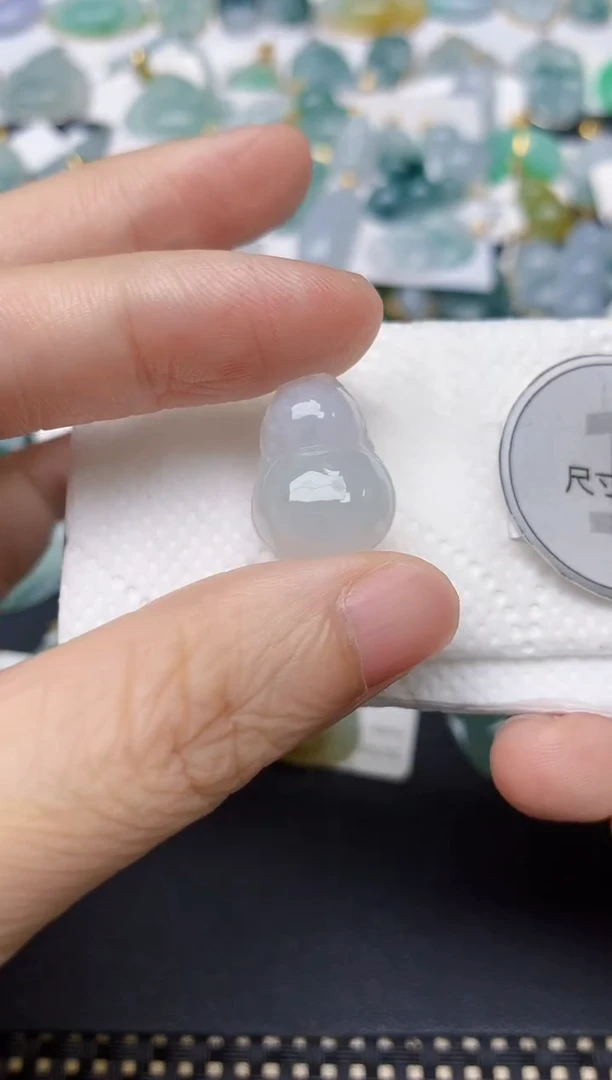 翡翠未镶嵌颈饰天然缅甸A货翡翠