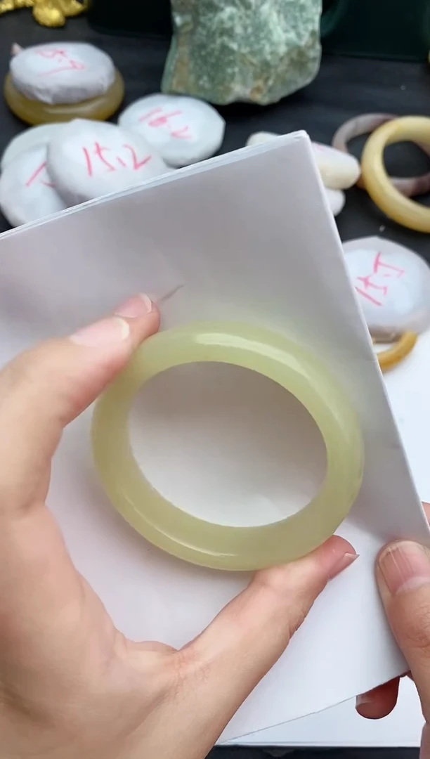 未镶嵌手镯石英质玉162+52.4