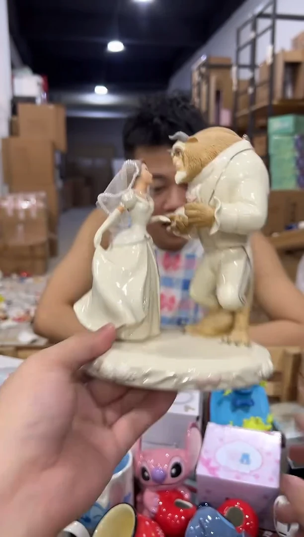 瓷片美女与野兽摆件 高温