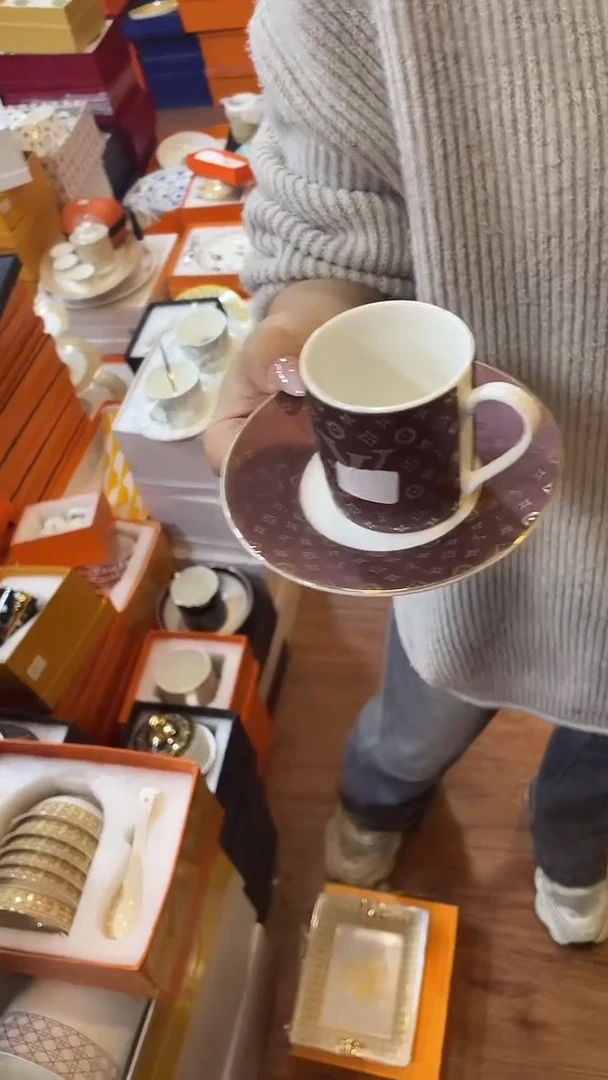 杯鸿辉家品牌瓷器，京东包邮！