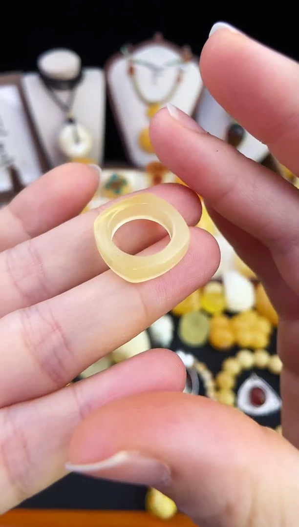 琥珀未镶嵌珠宝奇石柒月