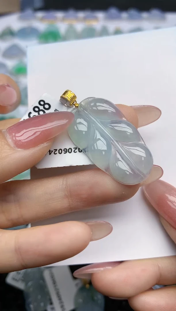 【闪购商品】翡翠颈饰18K金镶嵌天然翡翠A货