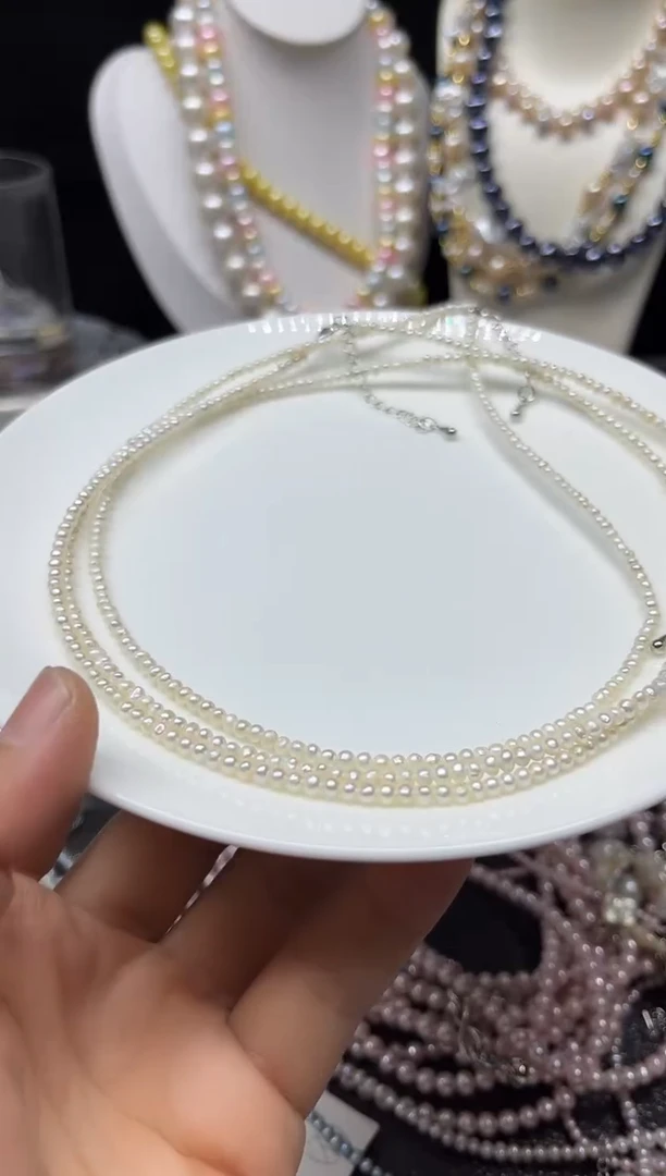 淡水珍珠未镶嵌颈饰人