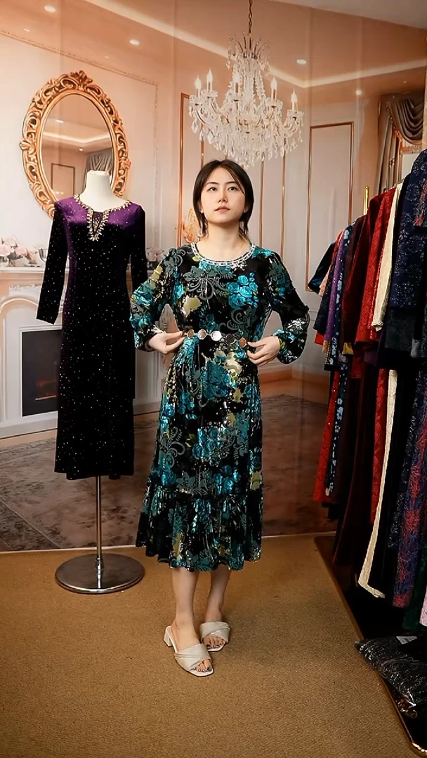 套头款三个颜色 喜欢哪个颜色备注 尺码也要备注