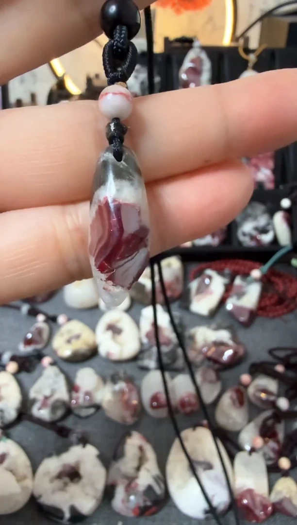 天然辰砂大晶砂随行吊坠