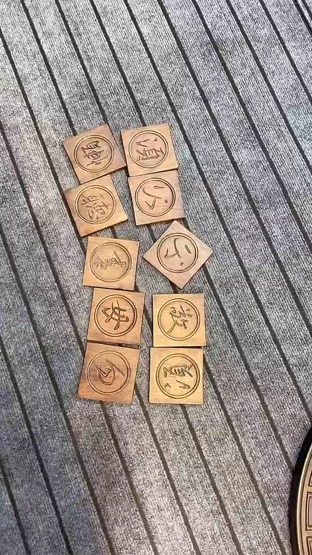 木小****~紫檀雕刻一物一拍