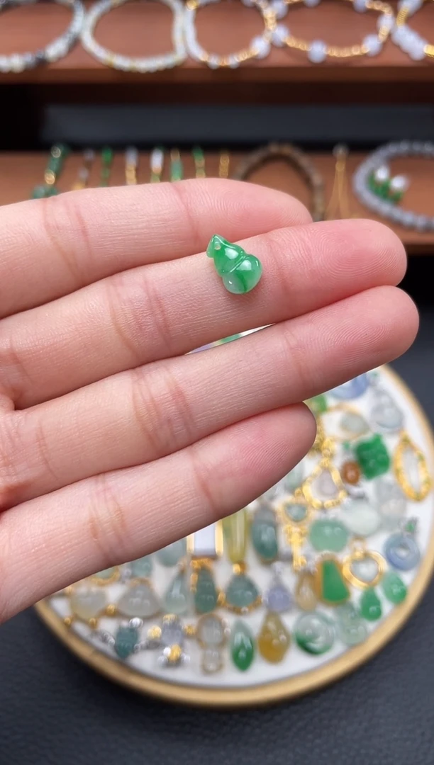 【闪购商品】翡翠吊坠(不含链)18K金镶嵌一个   JK331