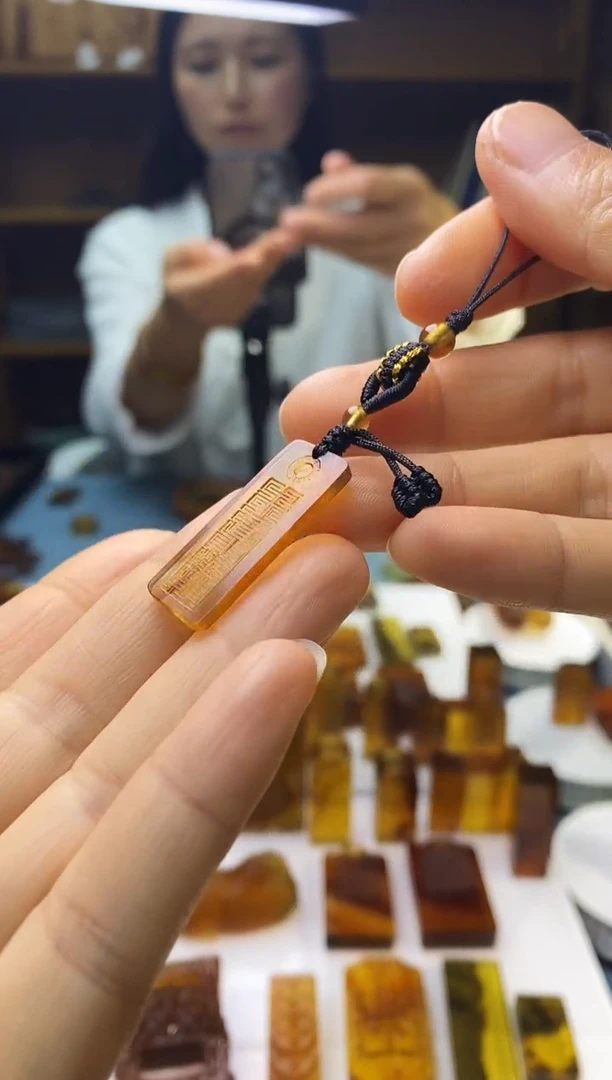 琥珀颈饰未镶嵌SN83-2（天官赐福）手机挂包挂