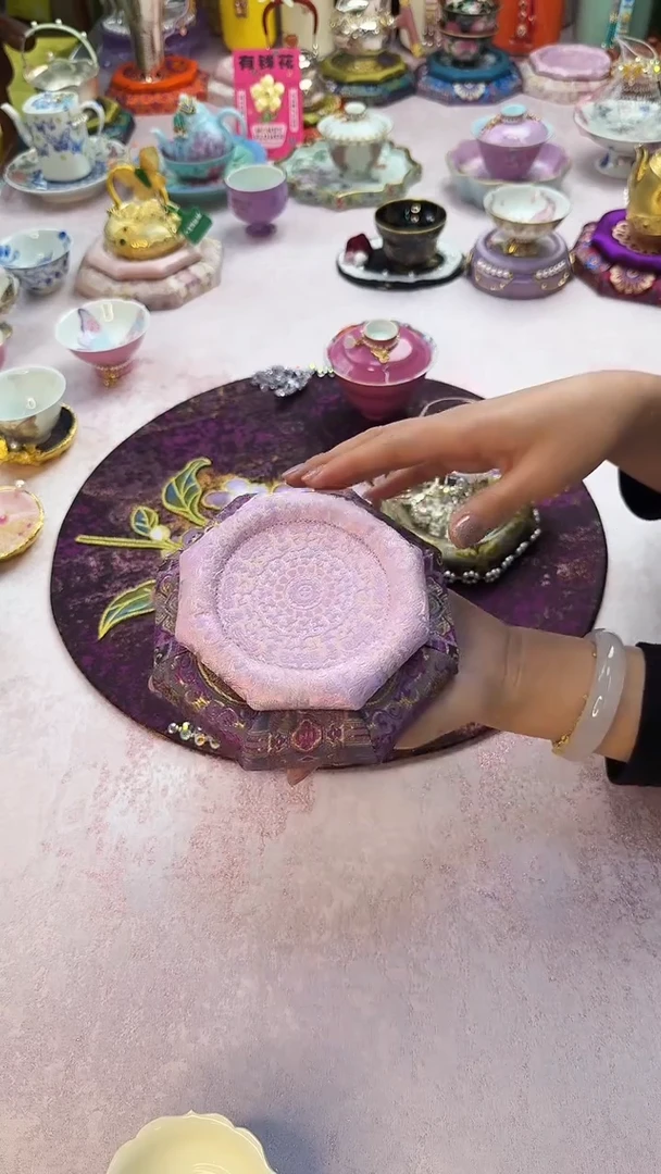 81粉紫八边形木托