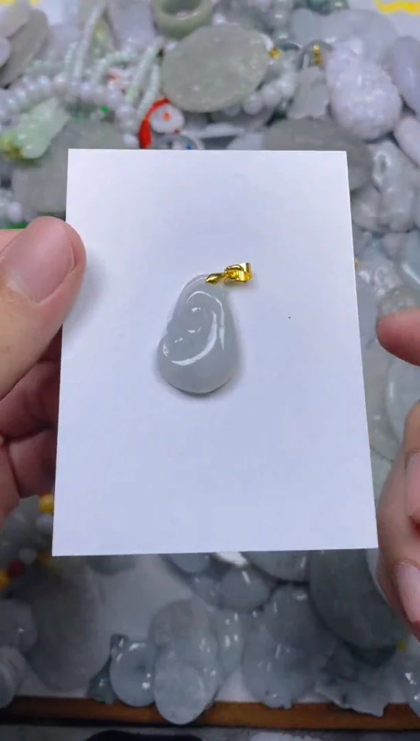 翡翠未镶嵌颈饰9