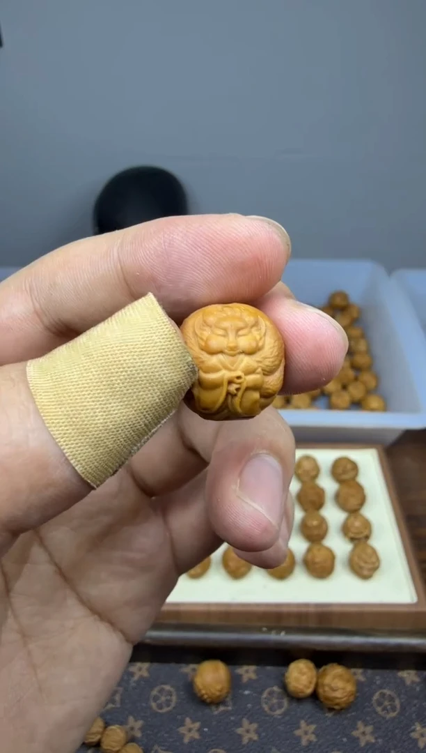 吊坠猴头核桃九尾