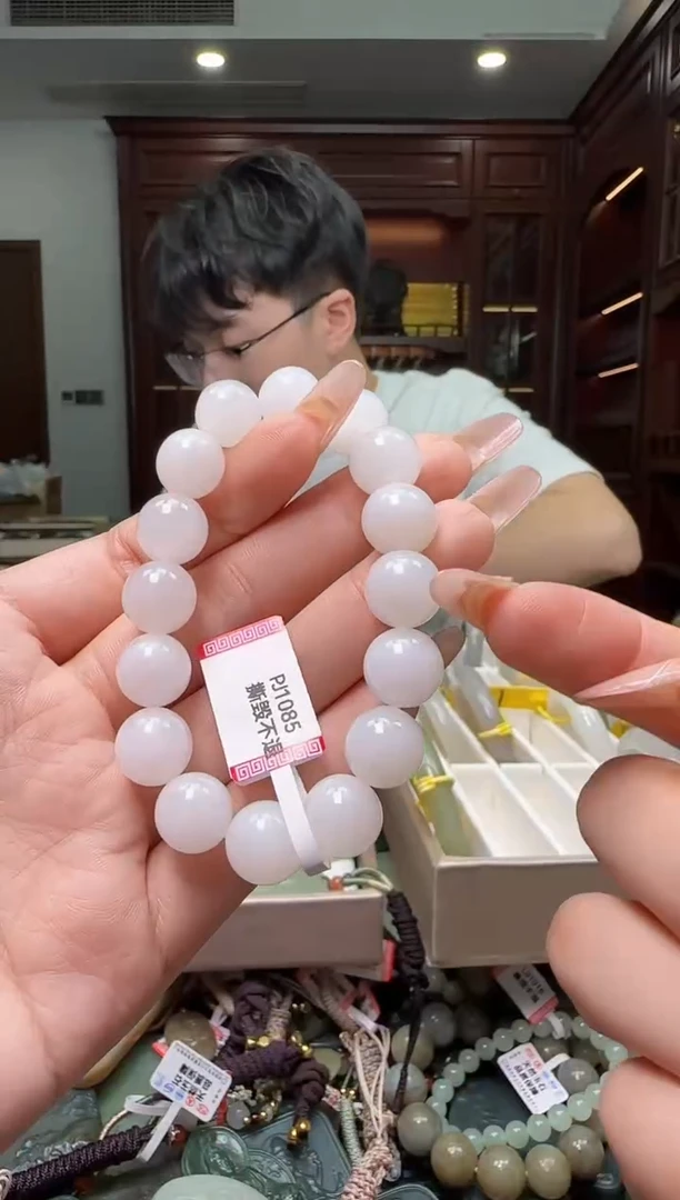 颈饰未镶嵌和田玉多样性发一