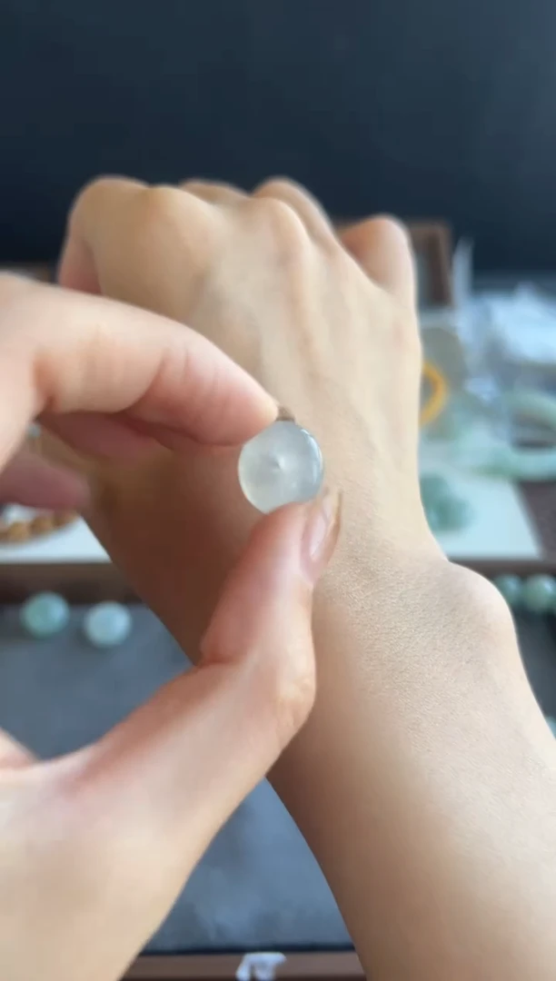 翡翠未镶嵌吊坠(不含链)410买断