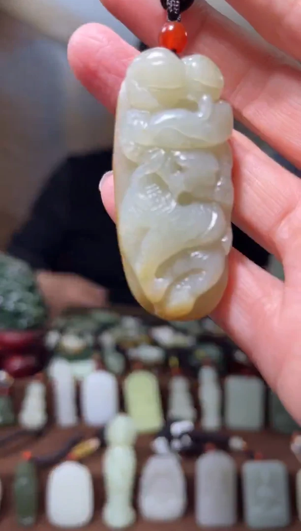 颈饰未镶嵌和田玉`