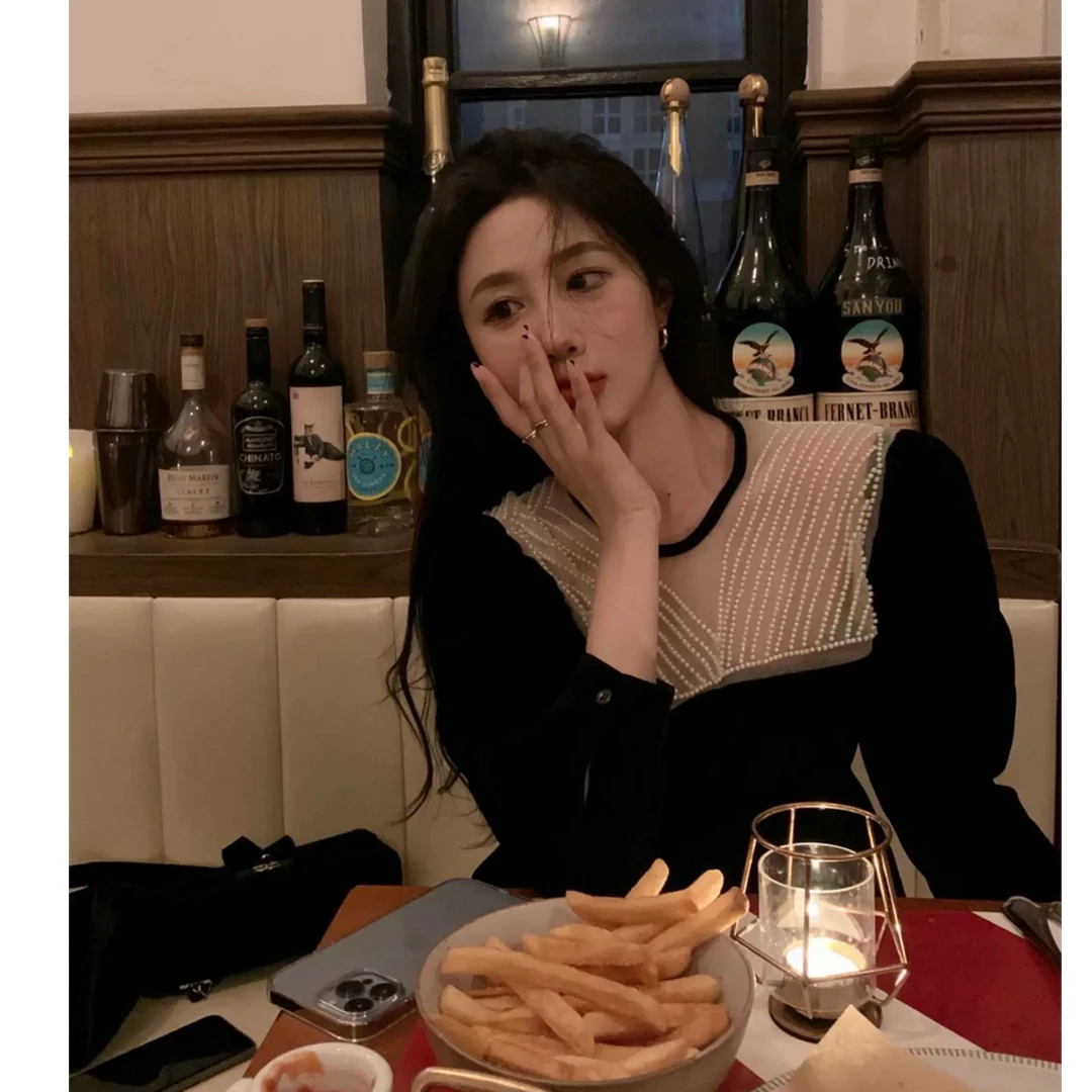 钉珠气质丝绒拼接小衫显瘦短款百搭复古法式小众宽松【诺贝8839】