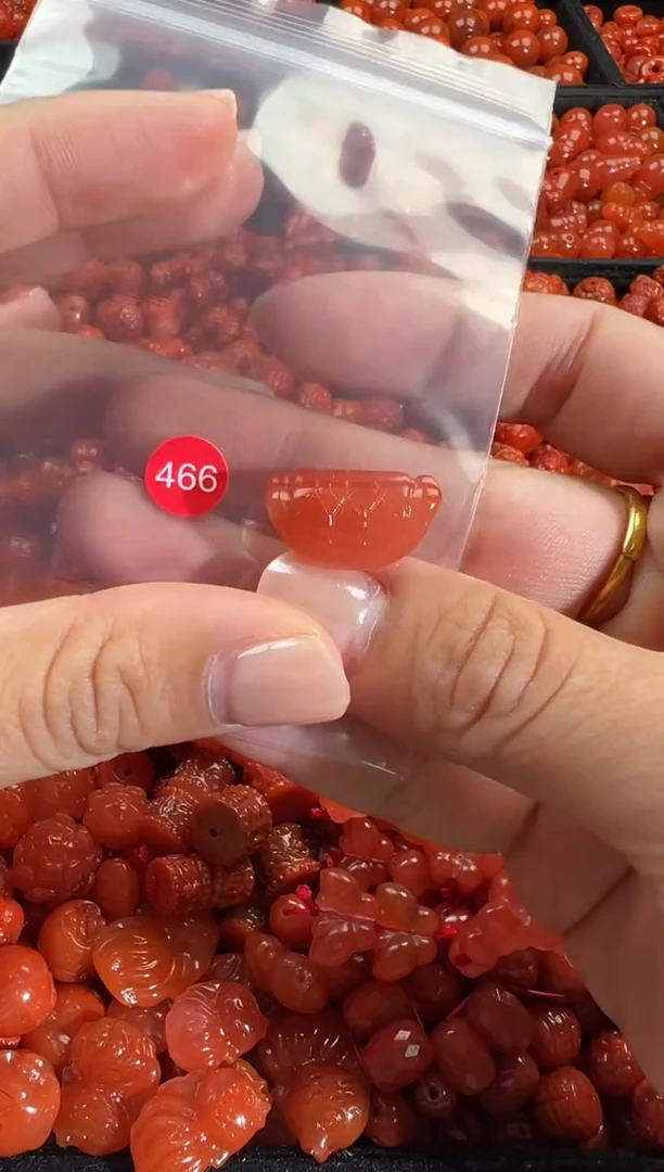 颈饰未镶嵌南红玛瑙1