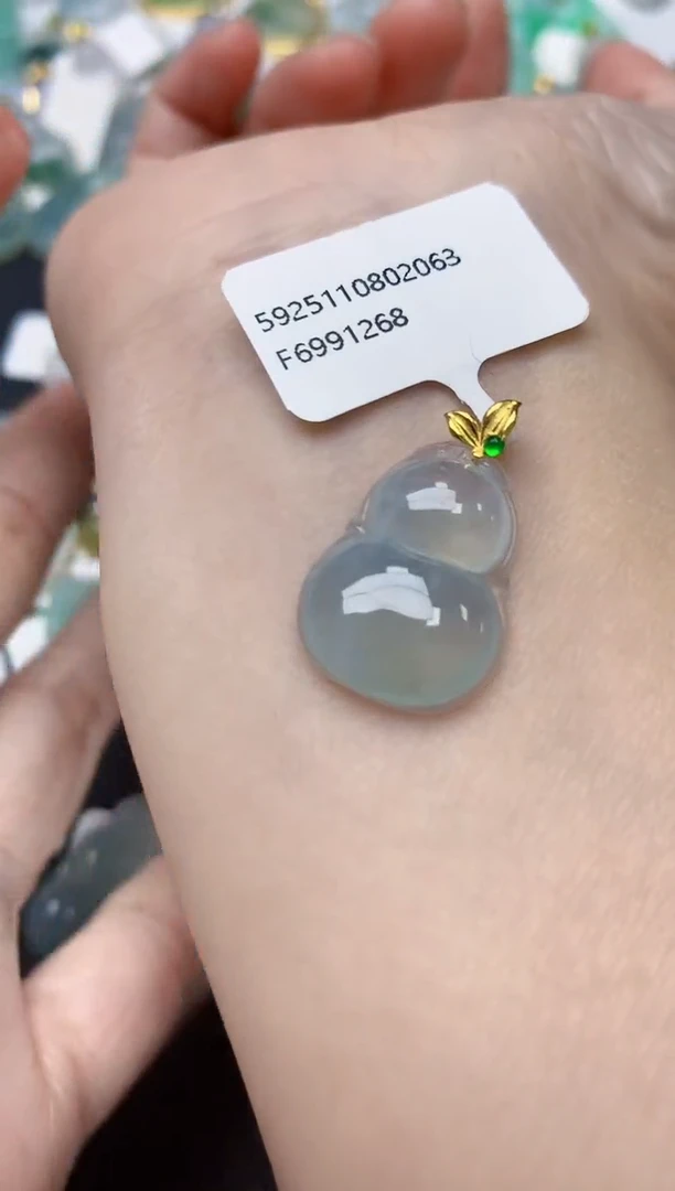 颈饰18K金镶嵌翡翠天然缅甸A货翡翠