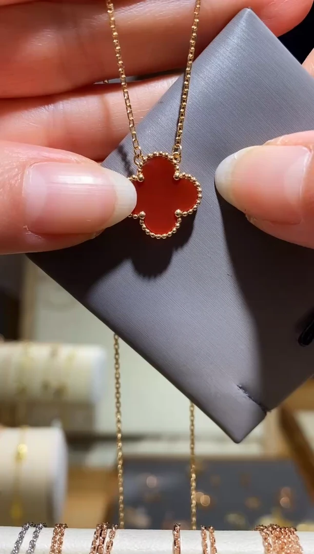 【闪购商品】玛瑙/玉髓项链18K金镶嵌项链