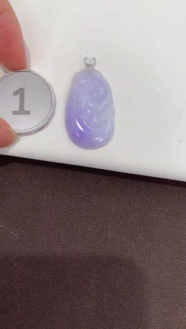 翡翠18K金镶嵌颈饰天然缅甸A货翡翠