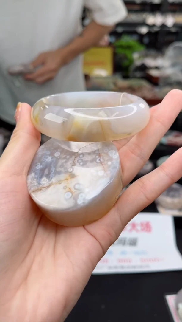 【闪购商品】石英质玉手镯未镶嵌55圈口（不退不换）1567154