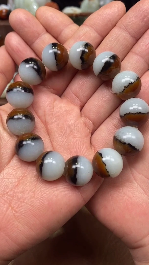 未镶嵌和田玉挂件和田玉