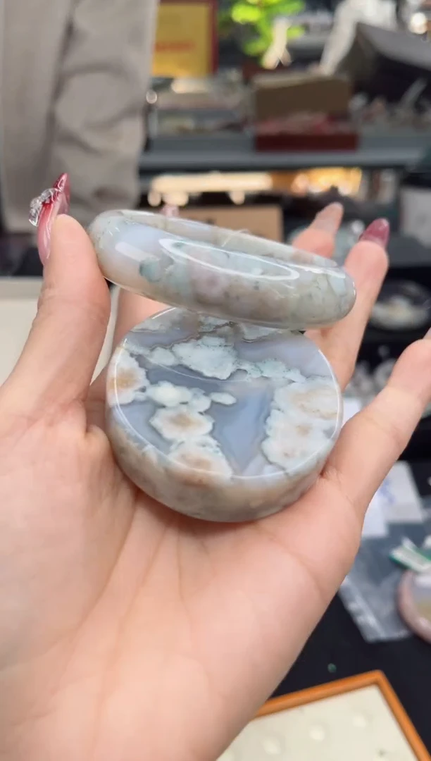 【闪购商品】石英质玉手镯未镶嵌54圈口（赠品镯心）6223034